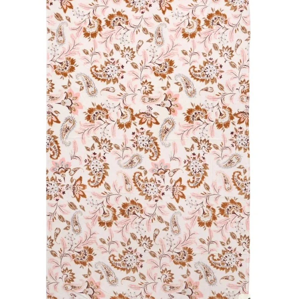 🌸 Vera Bradley NWT  50”x80 Throw